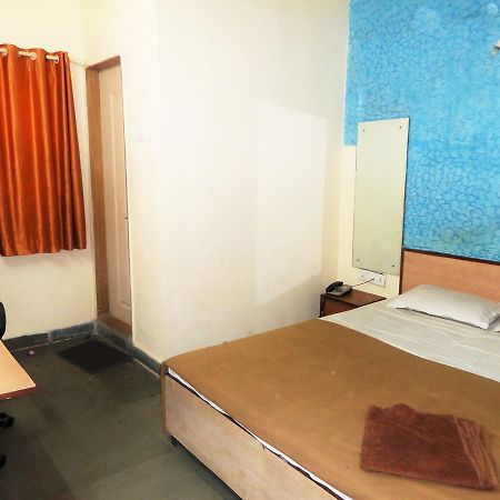 Ashtavinayak Residency Hotel Пюн Екстериор снимка