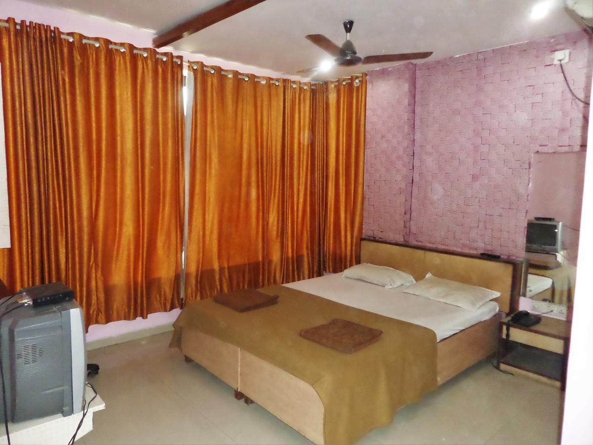 Ashtavinayak Residency Hotel Пюн Екстериор снимка