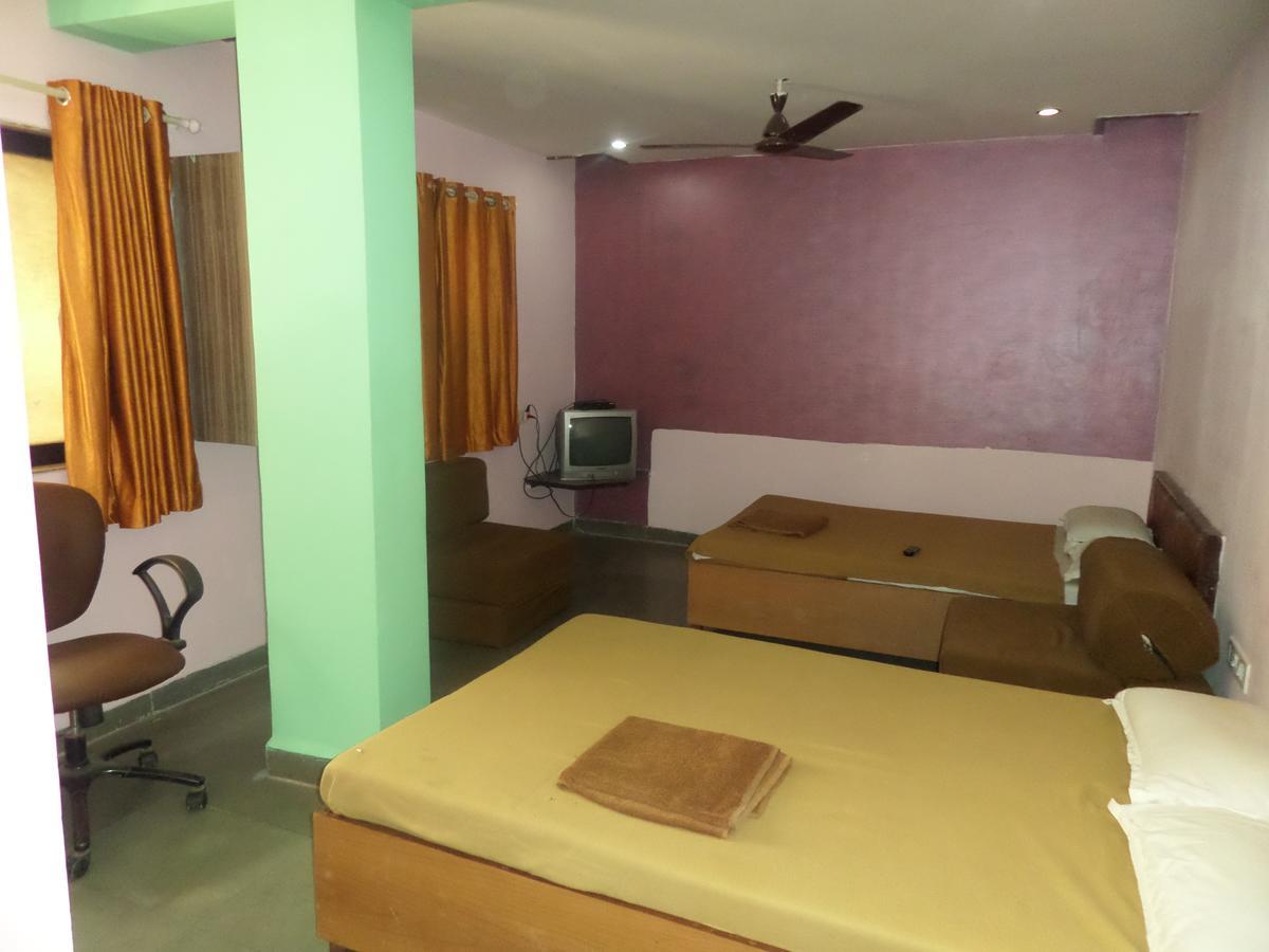 Ashtavinayak Residency Hotel Пюн Екстериор снимка